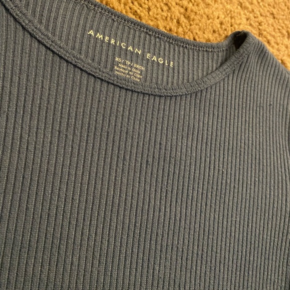 Beautiful blue crop top - Picture 2 of 2